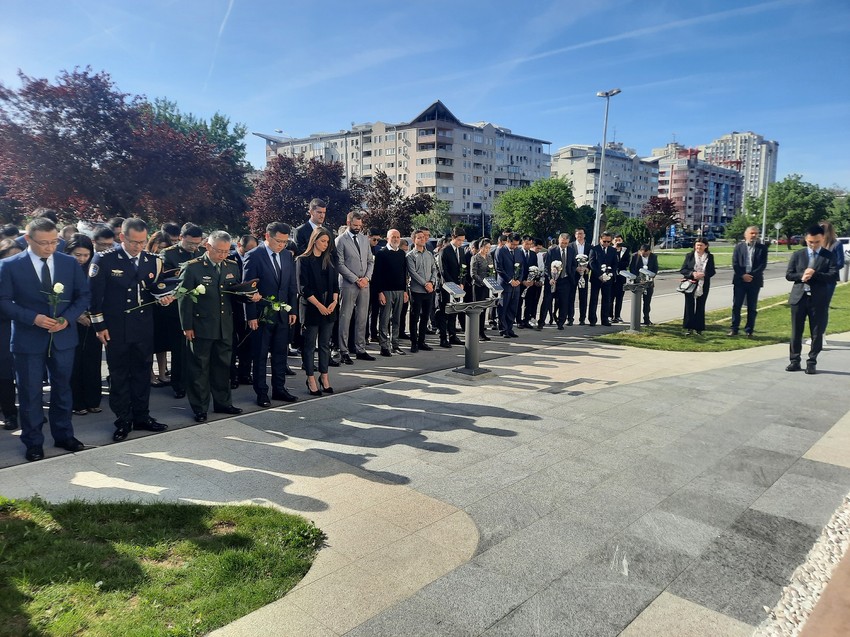 Odata počast novinarima poginulim u bombardovanju Ambasade Kine