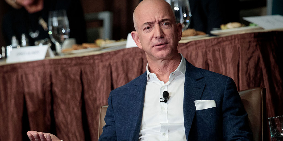 Jeff Bezos jest szefem i założycielem Amazona i firmy kosmicznej Blue Origin 