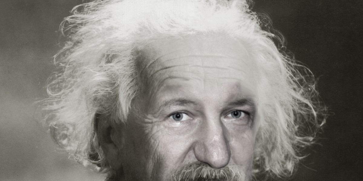 Robert Więckiewicz jako Albert Einstein