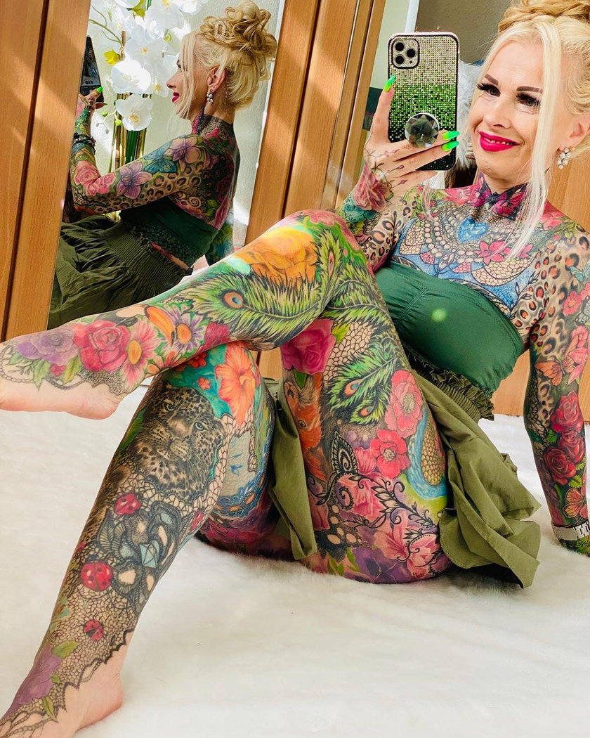 Niemcy: Kerstin Ehe jest fanką tatuaży. Wydała na nie majątek