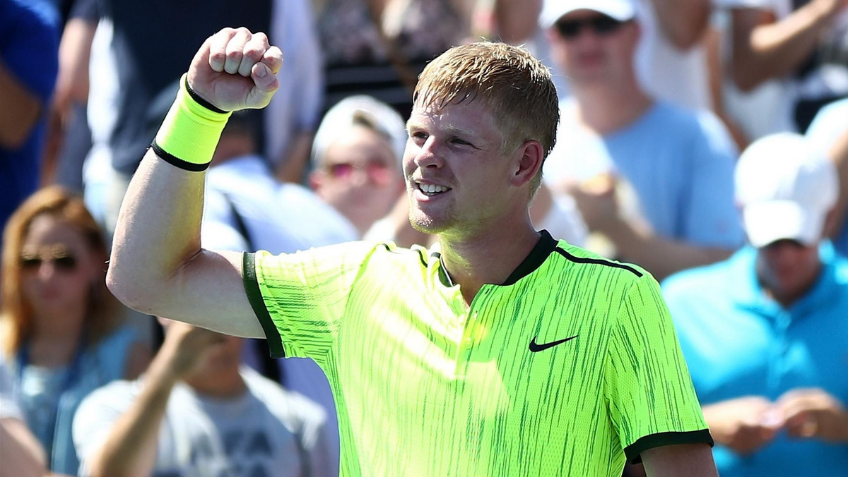 Mamy pierwszą niespodziankę w turnieju mężczyzn podczas US Open. Rozstawiony z 13. Richard Gasquet łatwo przegrał z Brytyjczykiem Kylem Edmundem 2:6, 2:6. 3:6. Teraz triumfator zmierzy się z Amerykaninem Ernesto Escobedo. Transmisje z nowojorskiej imprezy w tylko w Eurosporcie 1, Eurosporcie 2 i usłudze Eurosport Player.