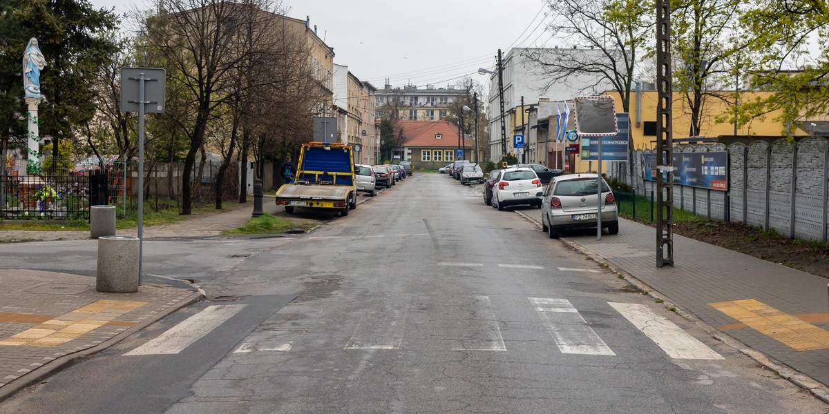 Te pasy z pewnością trzeba będzie pomalować jeszcze raz.