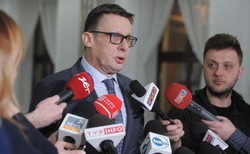 PiS opublikuje zaległe wyroki TK. Poseł Ast: To nie będzie miało znaczenia, zaspokojenie oczekiwań ze strony KE. To gest