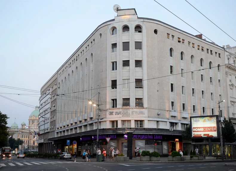 Igumanova palata pre vraćanja statue