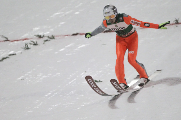 Puchar Świata w skokach narciarskich: Zwycięstwo Hayböcka, Hula 14. w Lahti