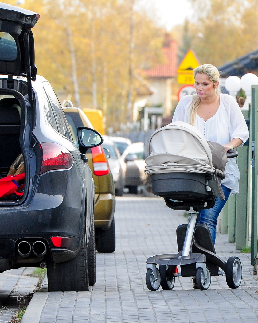 Joanna Liszowska Nie Kupi Dzieciom Prezentów 3802