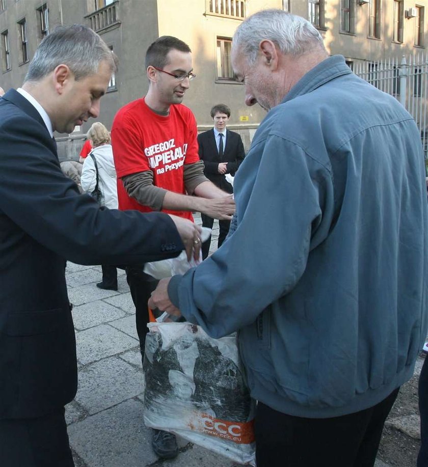 Ciężka noc Napieralskiego! Nie wyspał się