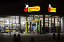 Kiedyś grały tu najlepsze kluby w Polsce. Teraz zamiast stadionu jest... Biedronka