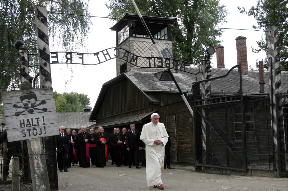 Benedykt XVI w Auschwitz