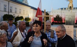 Przed Pałacem Prezydenckim nie było prezesa PiS, ale była Stankiewicz. "Marszów nie zakończy żadna decyzja"