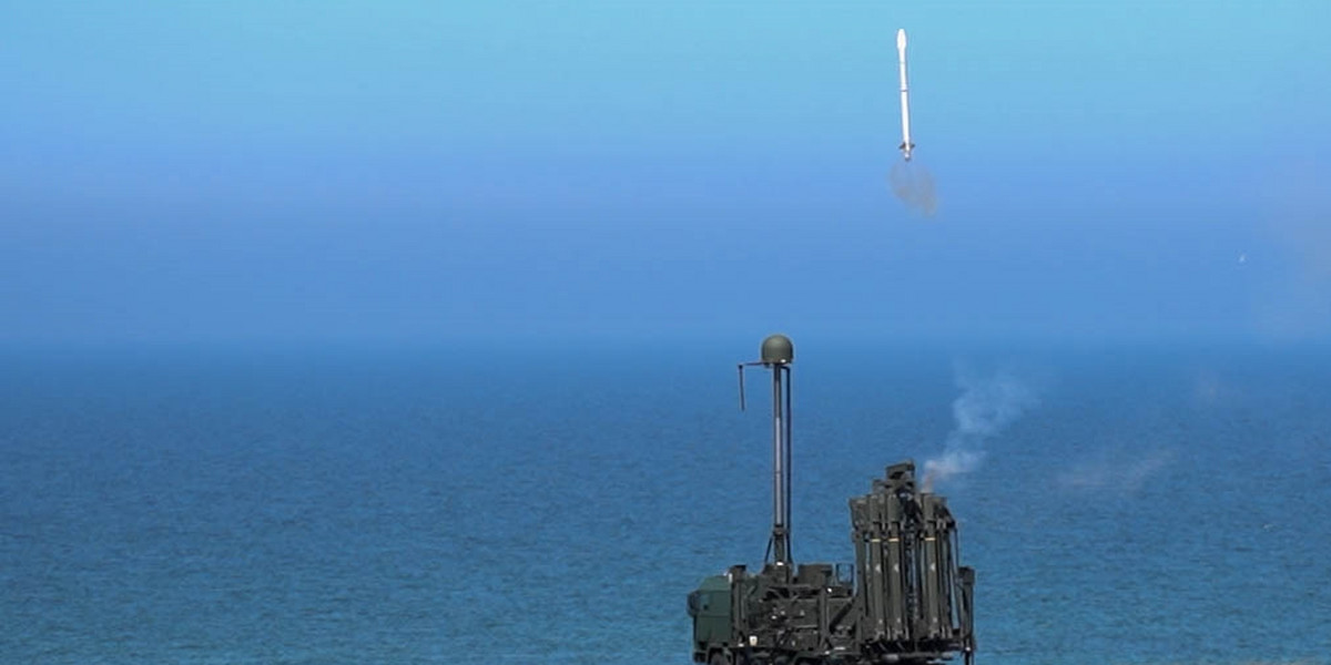 Pierwsze ćwiczenia z użycia wyrzutni rakiet CAMM, których zadaniem ma być obrona naszej przestrzeni powietrznej.