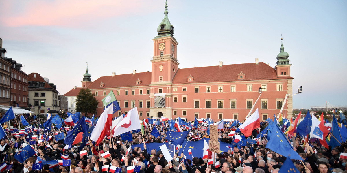 Światowe media o niedzielnych manifestacjach w Polsce