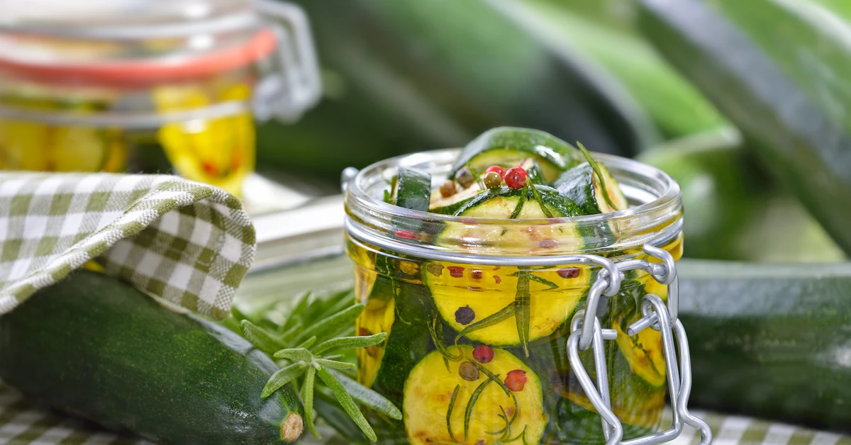 Sałatka z cukinii z marchewką siostry Anastazji to petarda. Rodzina będzie o nią walczyć