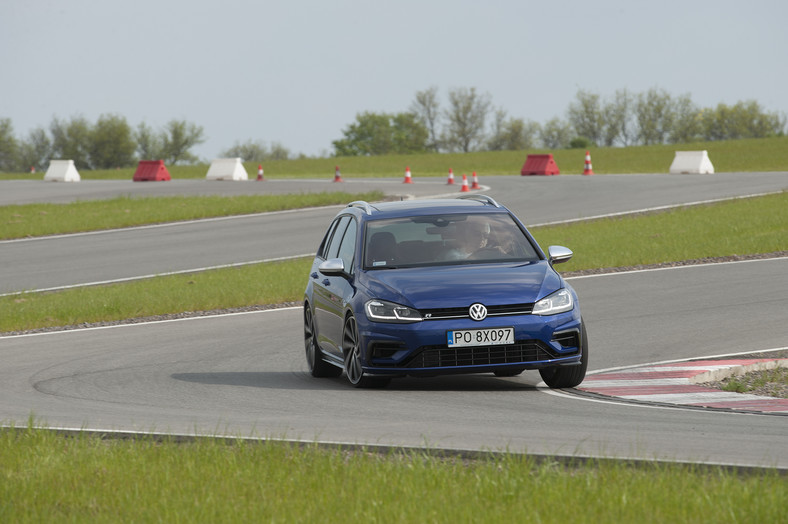 Renault Megane GT vs. VW Golf R