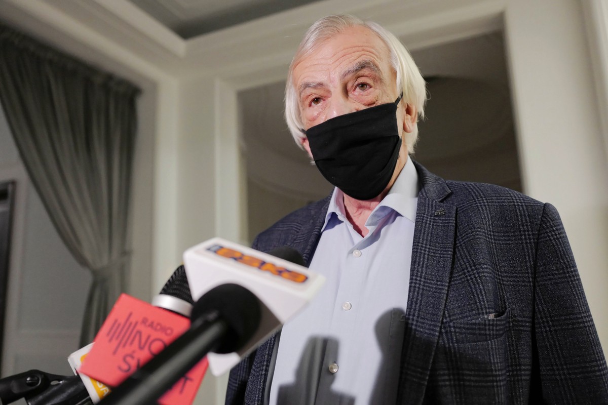 Niestety obawiamy się trzeciej fali pandemii - powiedział Terlecki.