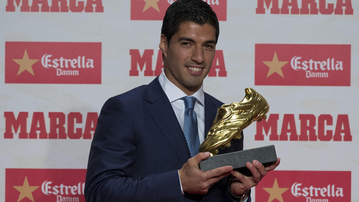 Napastnik FC Barcelona Luis Suarez w czwartek otrzymał Złoty But, nagrodę dla najlepszego strzelca w Europie za sezon 2015/2016. Urugwajczyk podziękował kolegom, bez których nie zdołałby strzelić 40 goli w Primera Division, a także zdradził, że chce zakończyć karierę w barwach Dumy Katalonii.