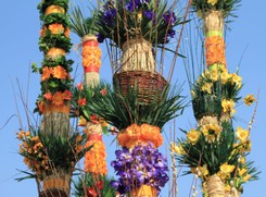 'Palmy od handlarzy nie przyjmują wody święconej'. Burza po ogłoszeniu proboszcza