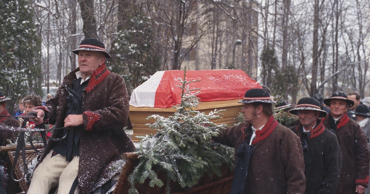 Genialnie zmyślone. Śmierć, pogrzeb i "ostatni chichot Witkacego"