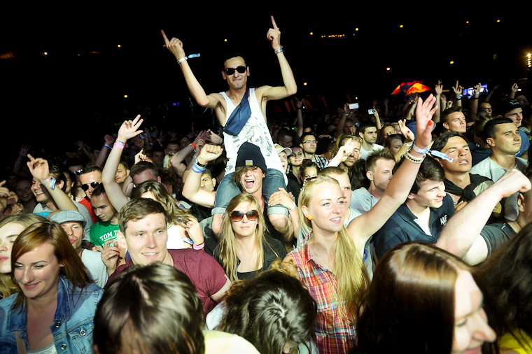 Publiczność pierwszego dnia festiwalu Audioriver (fot. Artur Rawicz/Onet)