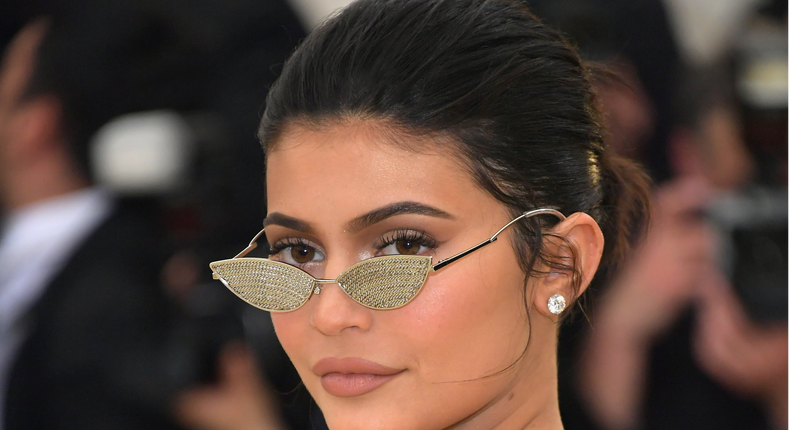 Kylie Jenner Just Agreed To Sell A Majority Stake In Her Makeup Company For 600 Million 