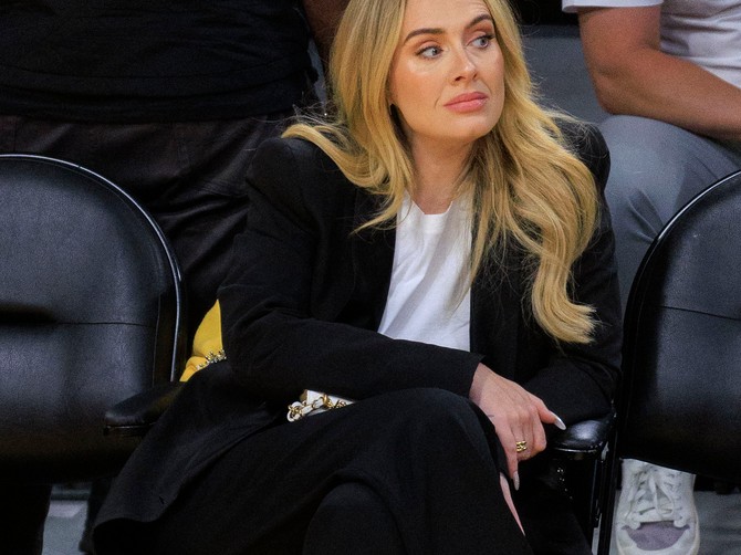 Adele u pratnji supruga na utakmici