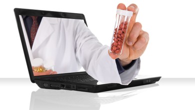 Nielegalny handel opioidami w sieci. GIF ostrzega: "Zaczyna się od legalnej recepty"