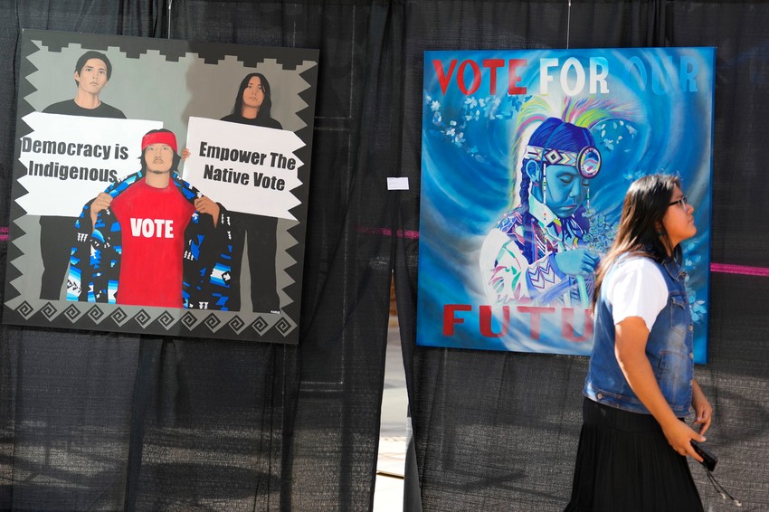 Izložba insipirisana izborima povodom Dana starosedelaca u Feniksu u Arizoni 14. oktobra