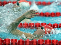 Matczak po operacji. Pływak nadal jest w śpiączce