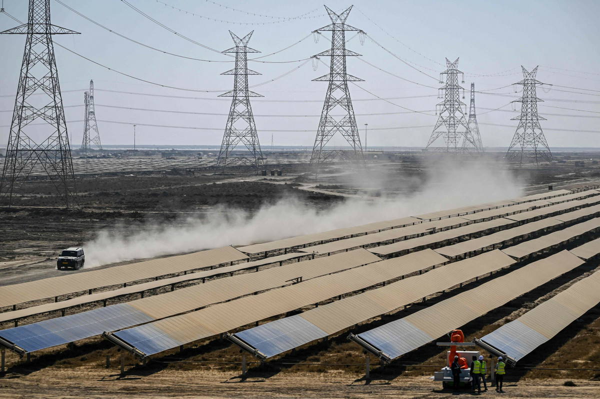 Potentat węglowy teraz buduje mega farmę fotowoltaiczną. Pięć razy większą od Paryża