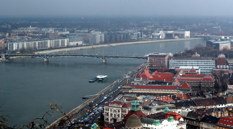 Az új híd végre összeköttetést biztosíthat Dél-Buda és Csepel között /Fotó: Weber Zsolt