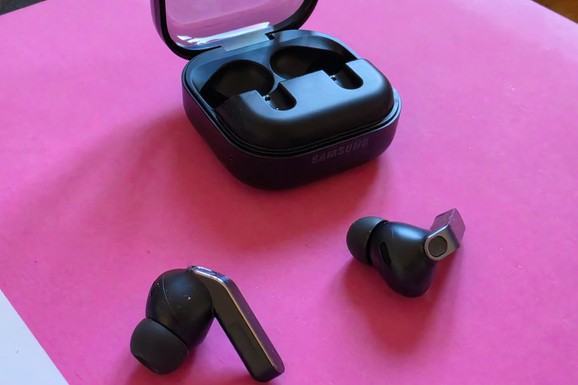 BLIC TEST Galaxy Buds 4 Pro: Najbolje Samsung slušalice su upravo postale još bolje (FOTO, VIDEO)