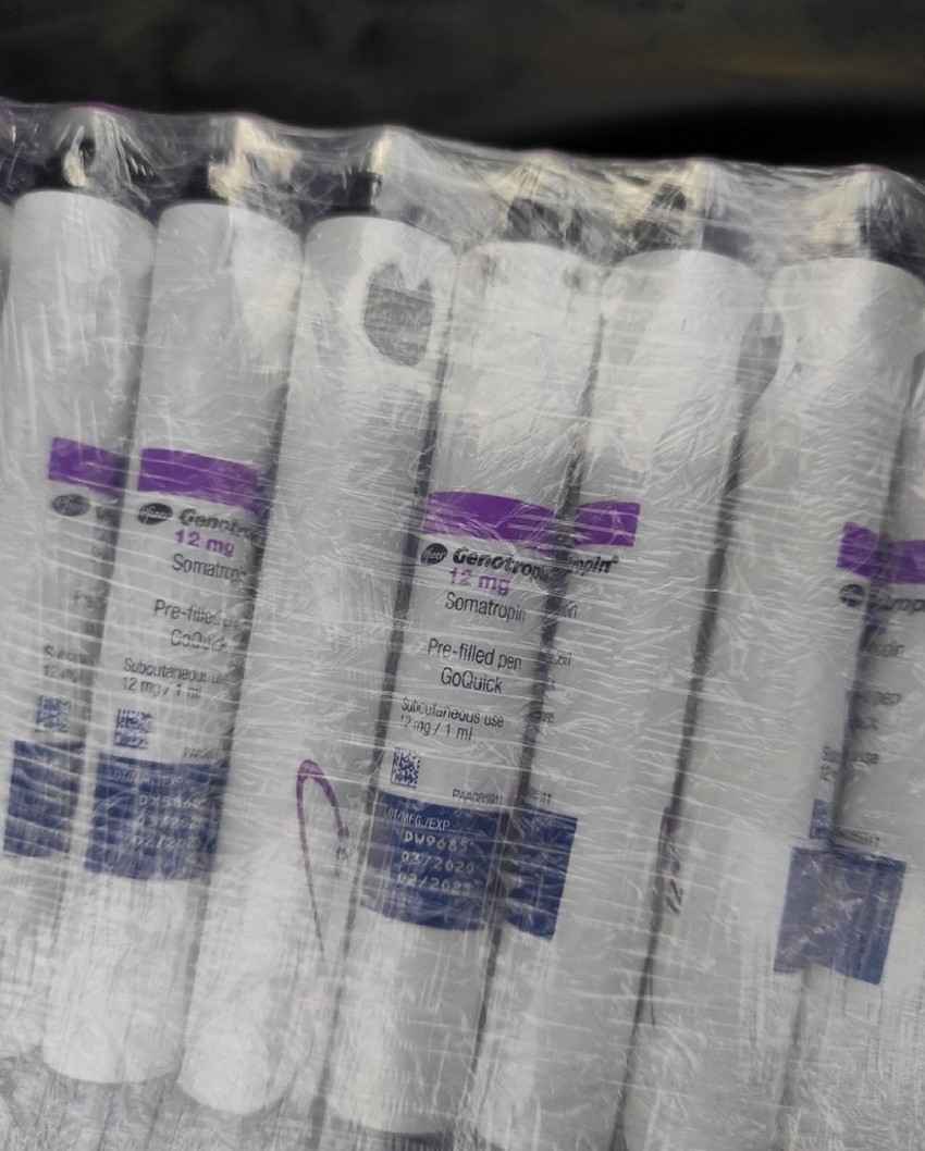 Pakovanje skupih injekcija pronađenih u krovu kabrioleta na Gradini