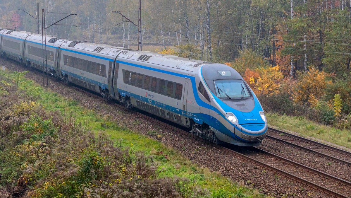 Pendolino minęło stację i musiało wycofać, by wysadzić pasażerów