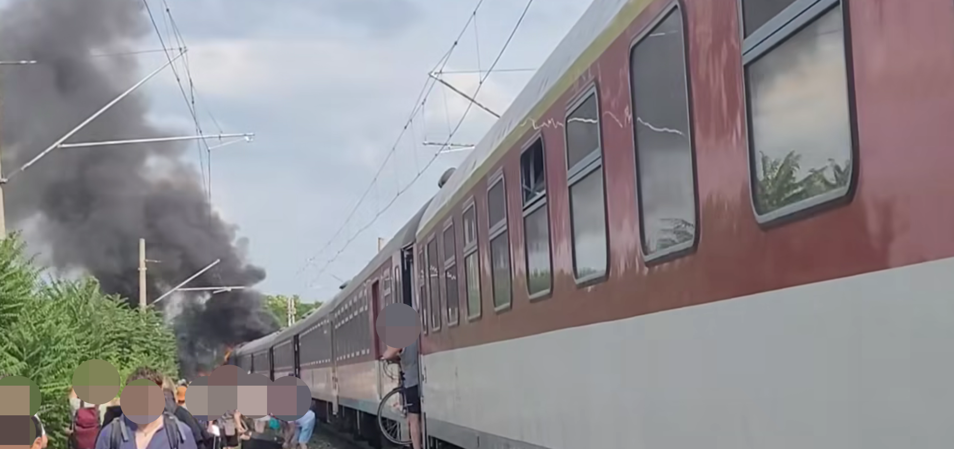 Po nehode pri Nových Zámkoch hlásia najmenej 5 obetí