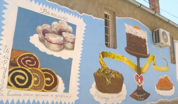 Slatki mural u Sremskim Karlovcima