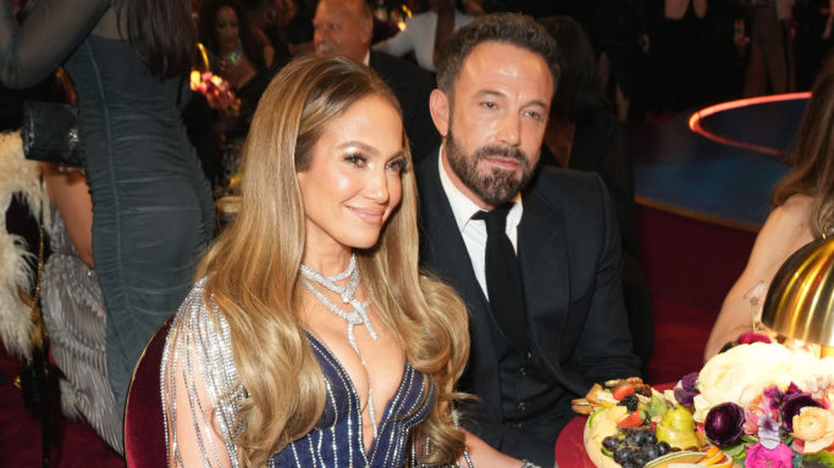 Znudzony Ben Affleck hitem sieci. Wiadomo, co powiedziała mu Jennifer Lopez - Plejada.pl