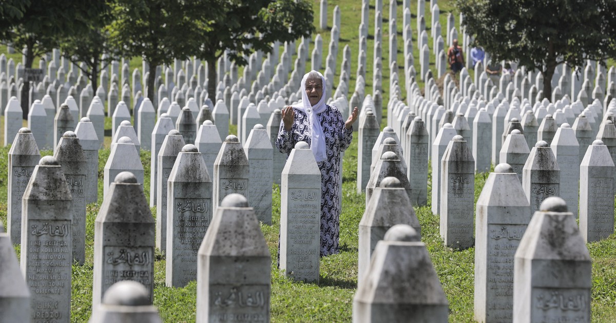 Głębokie rany po ludobójstwie w Srebrenicy. "Może któryś z sąsiadów to morderca moich braci?"