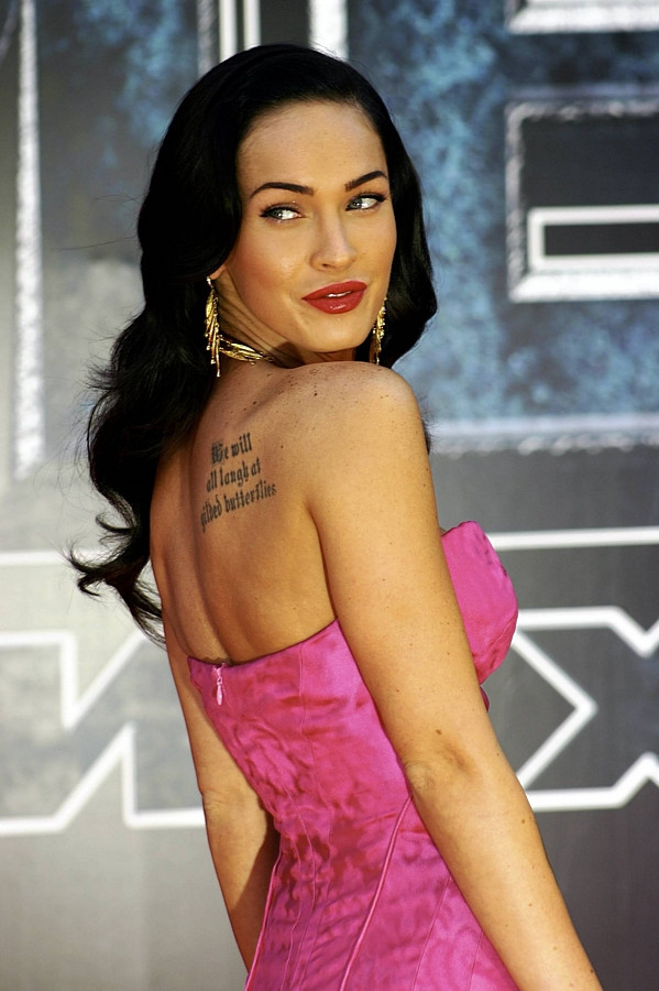 Megan Fox usuwa tatuaż