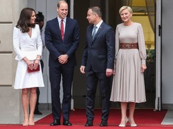 Przy księżnej Catherine trudno błyszczeć... STYLIZACJE Kate i Agaty Dudy na pierwszym spotkaniu w Polsce. FOTO