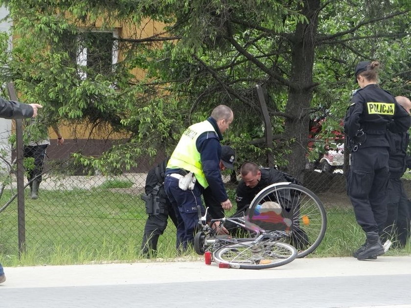 Rowerzysta chciał strzelać do policjantów