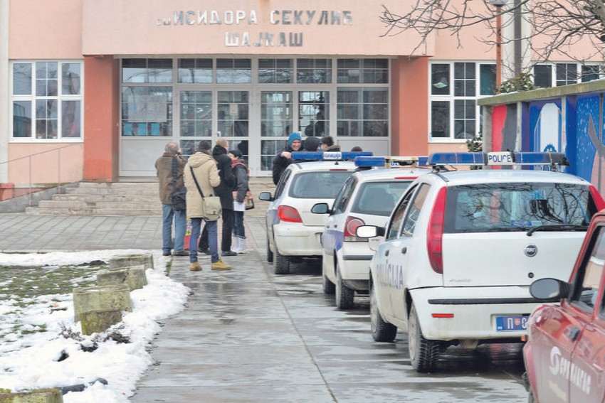 „Dosije X“: Škola u Šajkašu gde su deca padala u nesvest