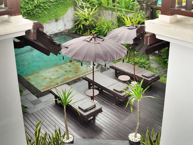 7. miejsce: Kajane Mua Villas, Bali, Indonezja.
“Kajane Mua Villas to zdecydowanie jeden z najlepszych resortów, w jakich mieliśmy okazję się zatrzymać. Obsługa była przemiła i bardzo pomocna. Resort, położony w centrum Ubud, jest świetnym miejscem na wakacje z dziećmi. Można zarezerwować przepiękne wille z basenem. Po prostu wymarzone wakacje.”