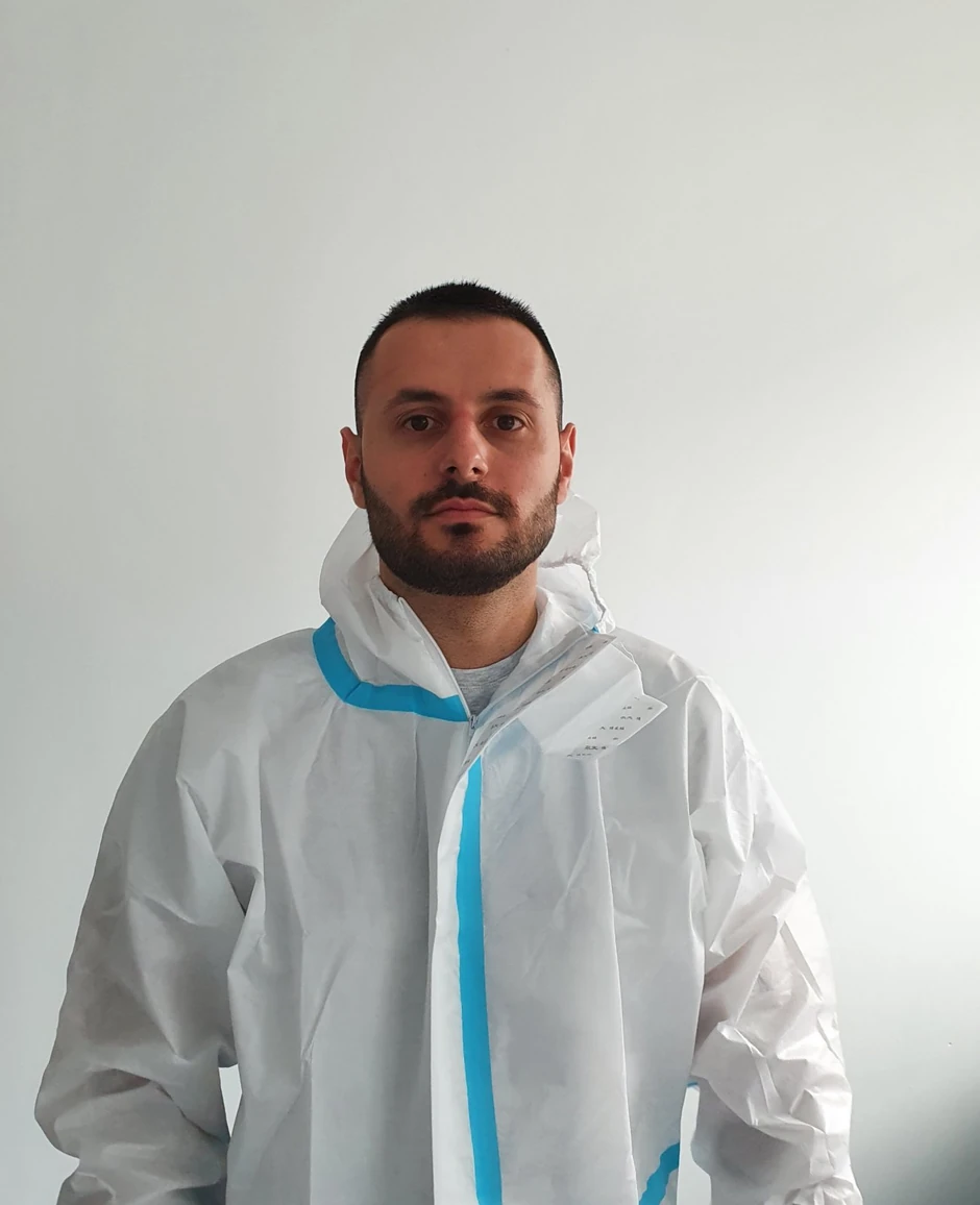 Anestetičar Nikola Trajković je trenutno u kovid bolnici Kruševcu gde kolegama prenosi iskustvo