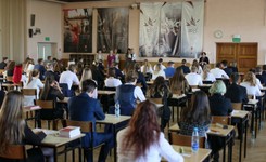 Matury 2019. Zakończył się egzamin z języka polskiego. Fałszywe alarmy bombowe w szkołach