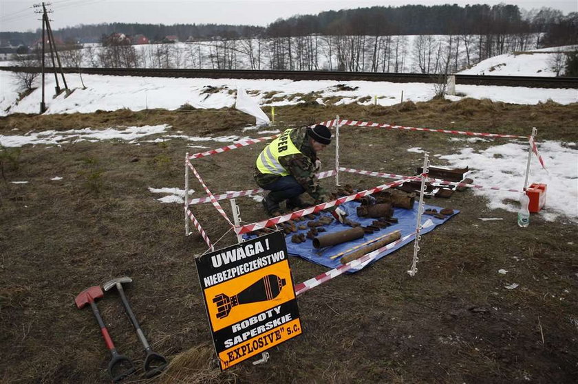 Bomby na trasie kolejki