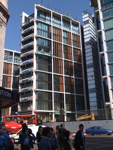 3. One Hyde Park to oaza luksusu i bezpieczeństwa w Londynie. Wartość niektórych apartamentów należących do One Hyde Park wynosi nawet 200 mln dolarów.