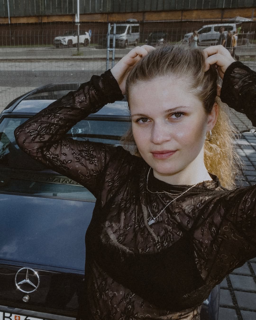 Speváčka, skladateľka a producentka Tamara Kramar.