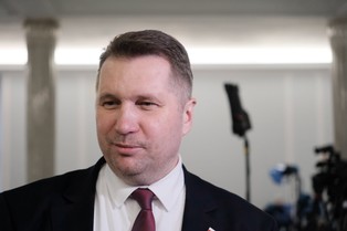 Czarnek zaszalał. "Poprzednicy wydali połowę naszego budżetu na najbliższe trzy lata"