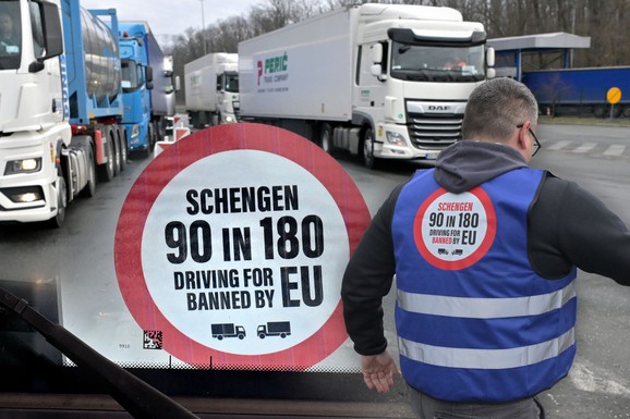 Mandić: Vozači kamiona za sada nemaju problema na granicima, ali kolone rastu