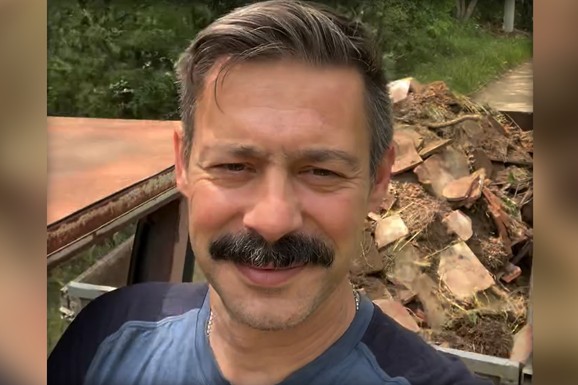 "KRČIMO PLACEVE POVOLJNO" Milan Vasić otišao iz Beograda, pa seo na traktor: Pokazao kako ga rad na selu ispunjava